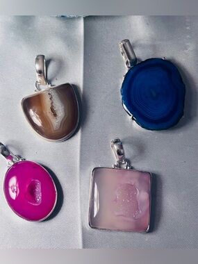 Pendants Druzy and Agate- Pink, Blue, Brown. 4/3 live